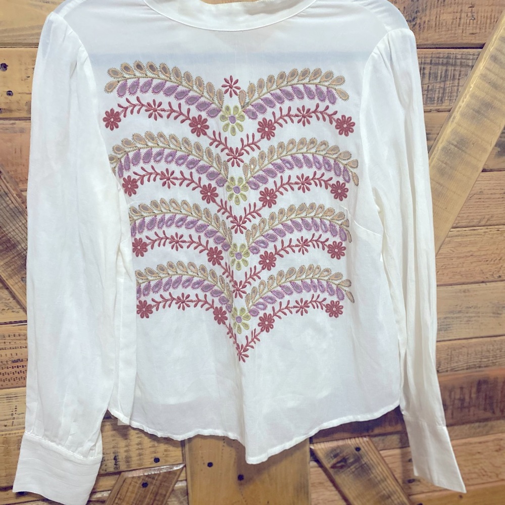 Anthropology embroidered Blouse Size 8